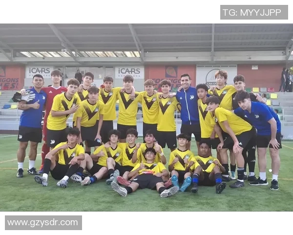 与足球明星合影留念时该如何撰写合适的文字描述和感想分享