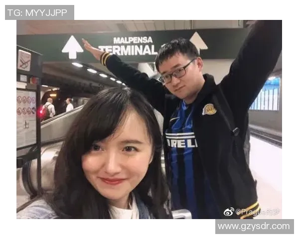 足球明星与粉丝实时连麦互动分享训练心得与比赛趣事